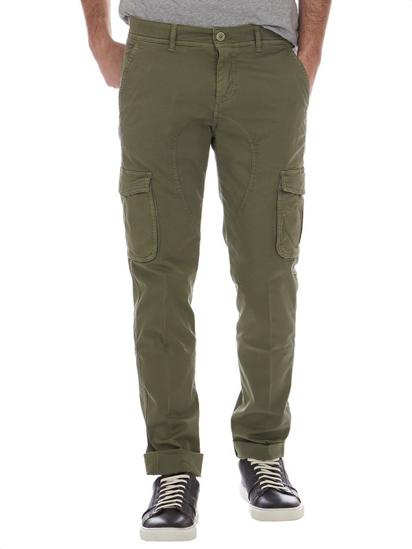How to wear cargo pants this spring-summer